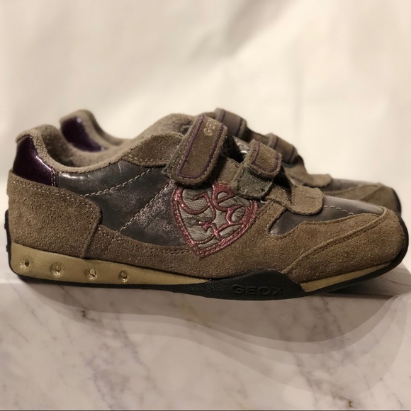 Girls GEOX Metallic Light Up Sneakers - Picture 6 of 8